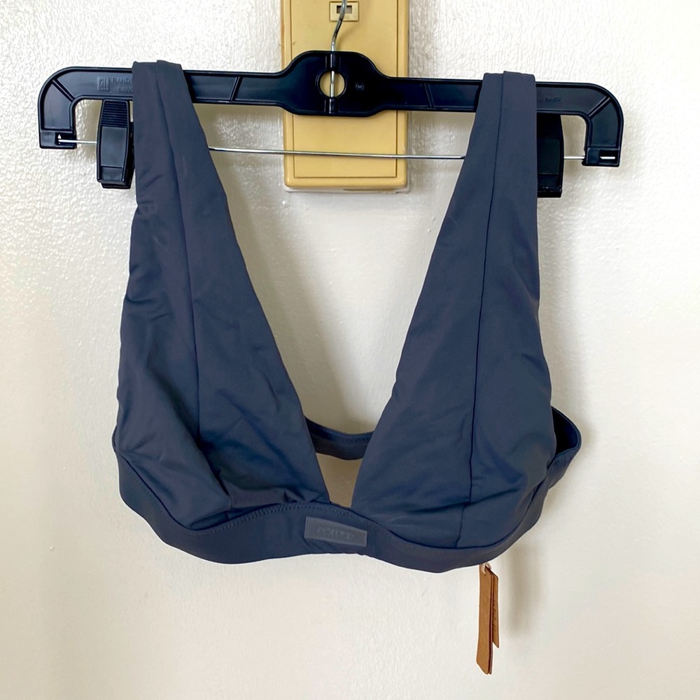 SKIMS SWIM TRIANGLE BIKINI TOP
